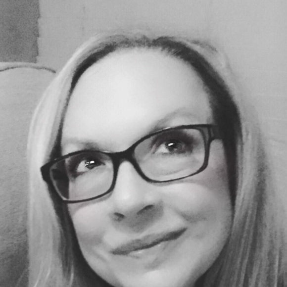 Meet your Posher, Paula - Picture 1 of 1